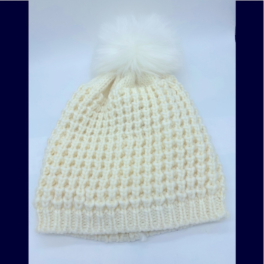 Kyi Kyi Canada Cream color Beanie + Pompom NWOT